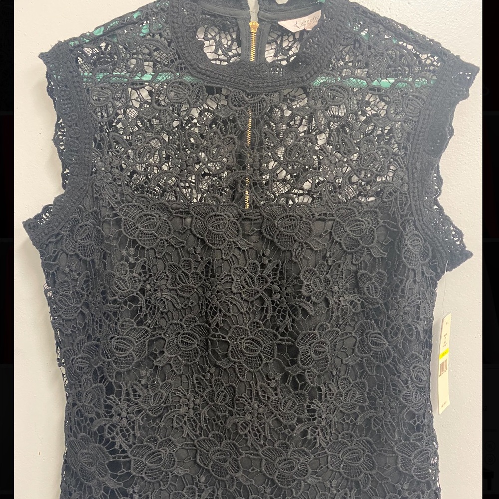 Black lace blouse NWT, gold zipper on back